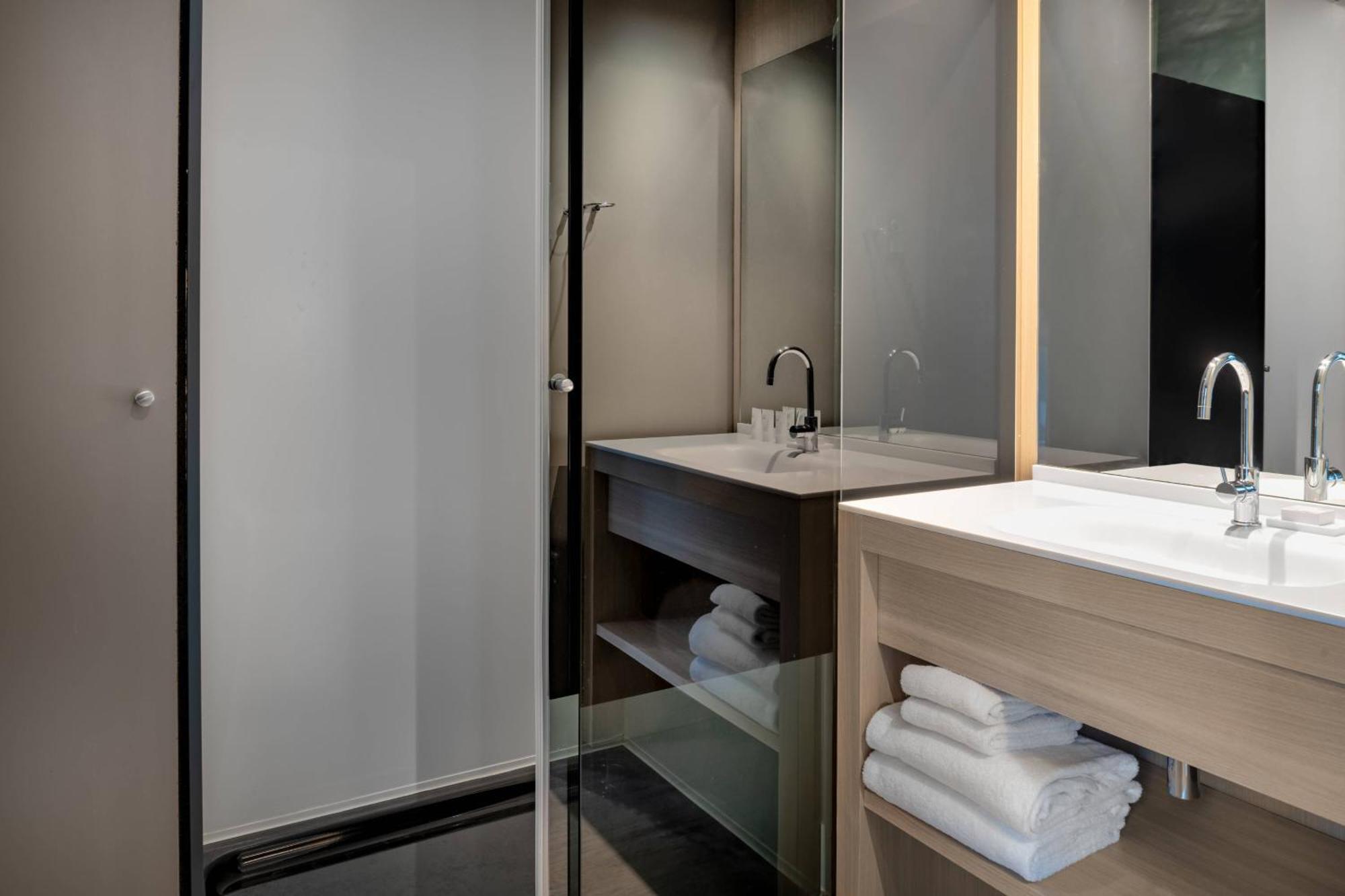Ac Hotel Sants By Marriott Барселона Экстерьер фото