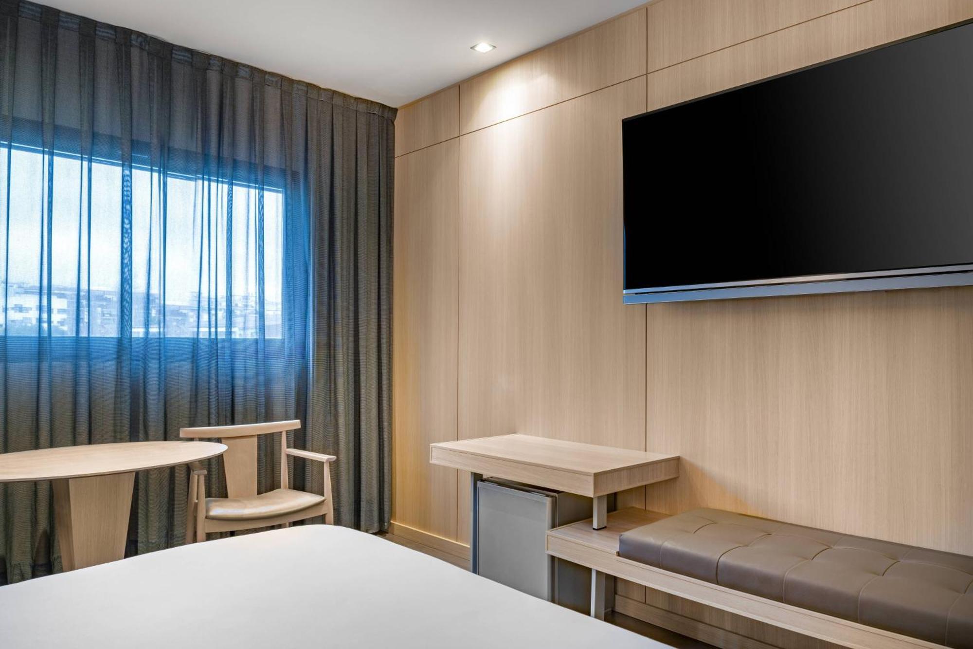 Ac Hotel Sants By Marriott Барселона Экстерьер фото