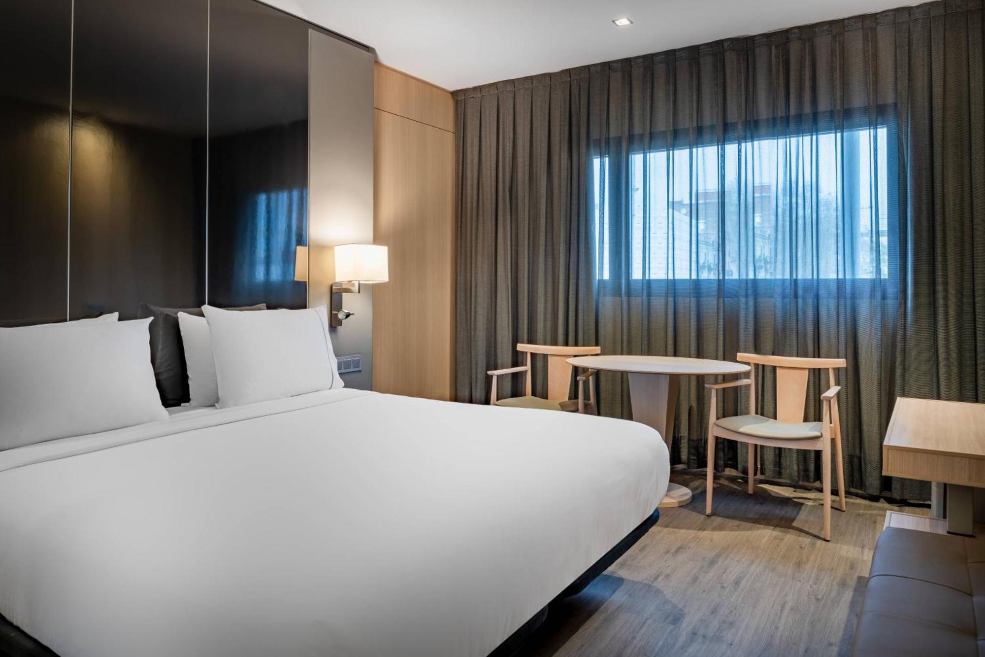 Ac Hotel Sants By Marriott Барселона Экстерьер фото